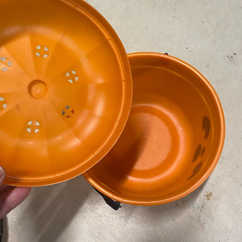 Orange Pumpkin Halloween Bucket McDonalds 1986
McBoo Vintage! 🍁🧡 - Picture 8 of 8